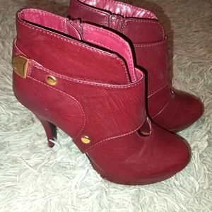 Kenneth Cole Unlisted Burgundy Booties